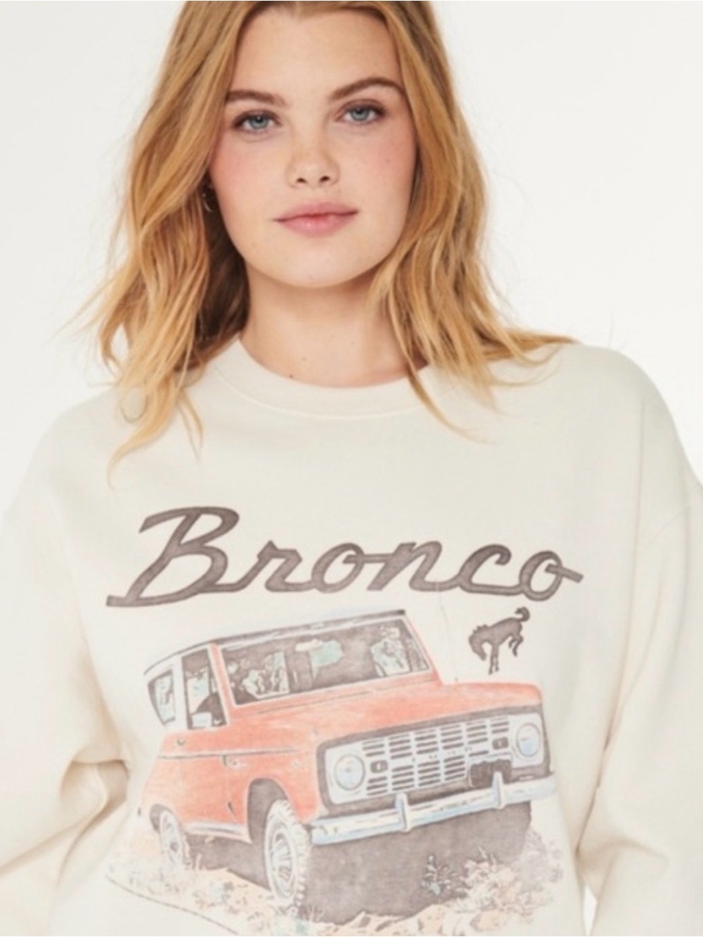 Hollister Vintage-Inspired Oversized Bronco Crewneck Sweatshirt Women’s Size M